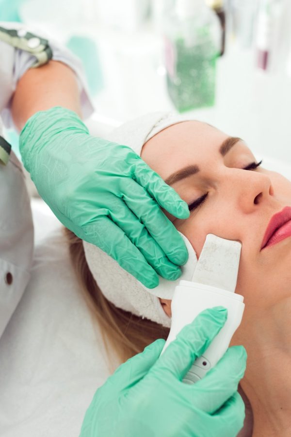 beautiful-woman-receiving-ultrasound-cavitation-facial-peeling-cosmetology-and-facial-skin-care.jpg beautiful-woman-receiving-ultrasound-cavitation-facial-peeling-cosmetology-and-facial-skin-care.jpg